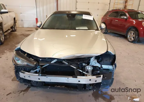 2017 Alfa Romeo Giulia Awd z USA, uszkodzony, nr VIN ZARFAEDN1H7538340